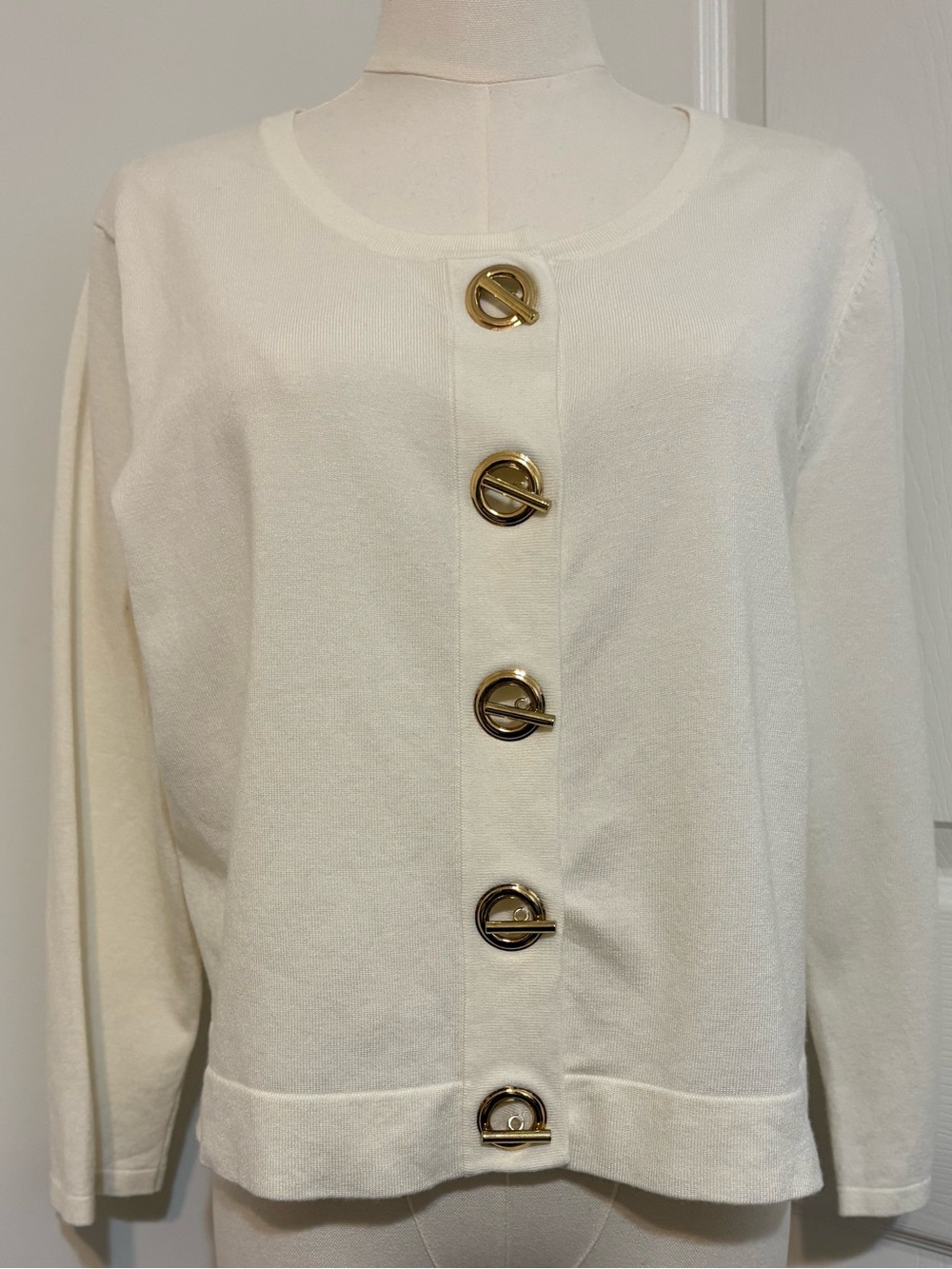 SPENSE, Off-White Round Neck Knit Cardigan with Grommet Closures